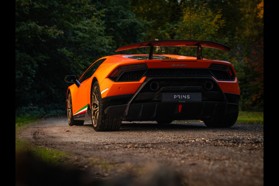 Lamborghini Huracan 5.2 V10 Performante | Arancio Antaeus | Carbon Bucket Seats | Lift | Camera Lamborghini Huracan 5.2 V10 Performante | Arancio Antaeus | Carbon Bucket Seats | Lift | Camera