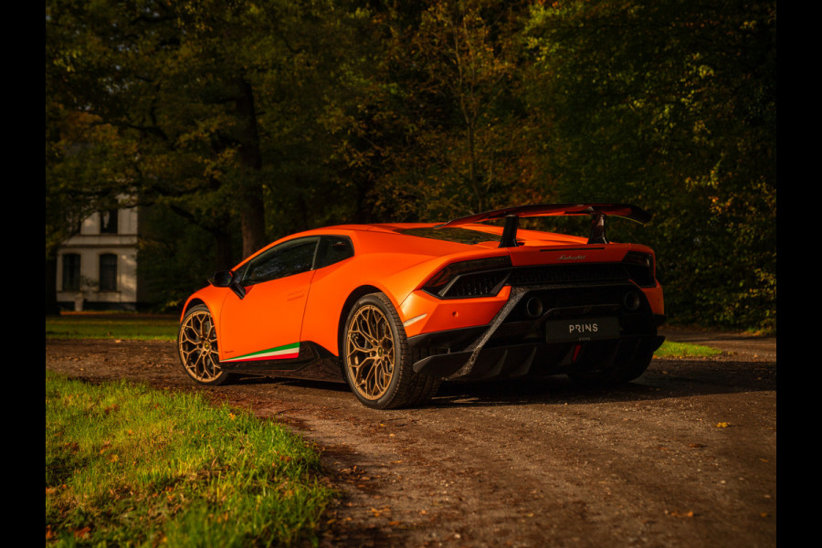 Lamborghini Huracan 5.2 V10 Performante | Arancio Antaeus | Carbon Bucket Seats | Lift | Camera Lamborghini Huracan 5.2 V10 Performante | Arancio Antaeus | Carbon Bucket Seats | Lift | Camera