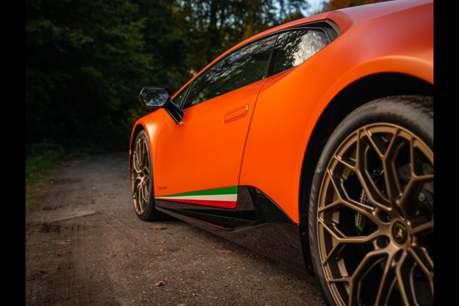 Lamborghini Huracan 5.2 V10 Performante | Arancio Antaeus | Carbon Bucket Seats | Lift | Camera Lamborghini Huracan 5.2 V10 Performante | Arancio Antaeus | Carbon Bucket Seats | Lift | Camera