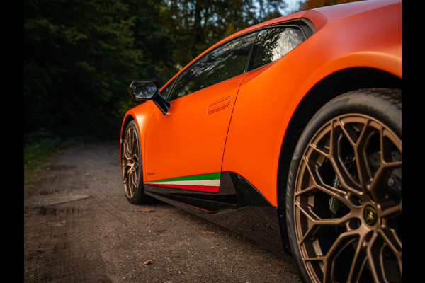 Lamborghini Huracan 5.2 V10 Performante | Arancio Antaeus | Carbon Bucket Seats | Lift | Camera Lamborghini Huracan 5.2 V10 Performante | Arancio Antaeus | Carbon Bucket Seats | Lift | Camera