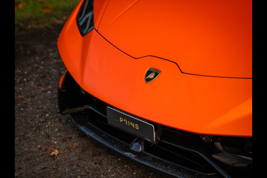 Lamborghini Huracan 5.2 V10 Performante | Arancio Antaeus | Carbon Bucket Seats | Lift | Camera Lamborghini Huracan 5.2 V10 Performante | Arancio Antaeus | Carbon Bucket Seats | Lift | Camera