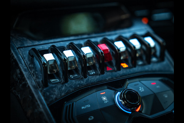 Lamborghini Huracan 5.2 V10 Performante | Arancio Antaeus | Carbon Bucket Seats | Lift | Camera Lamborghini Huracan 5.2 V10 Performante | Arancio Antaeus | Carbon Bucket Seats | Lift | Camera