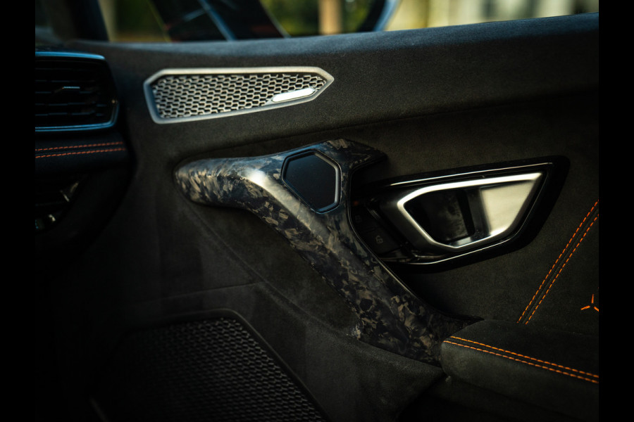 Lamborghini Huracan 5.2 V10 Performante | Arancio Antaeus | Carbon Bucket Seats | Lift | Camera Lamborghini Huracan 5.2 V10 Performante | Arancio Antaeus | Carbon Bucket Seats | Lift | Camera