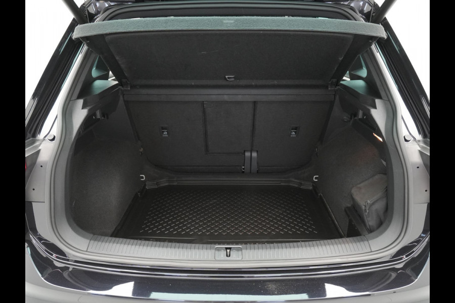 Volkswagen Tiguan 1.5 TSI ACT 150pk DSG Highline R-Line Panorama Camera Trekhaak Keyless Carplay 173