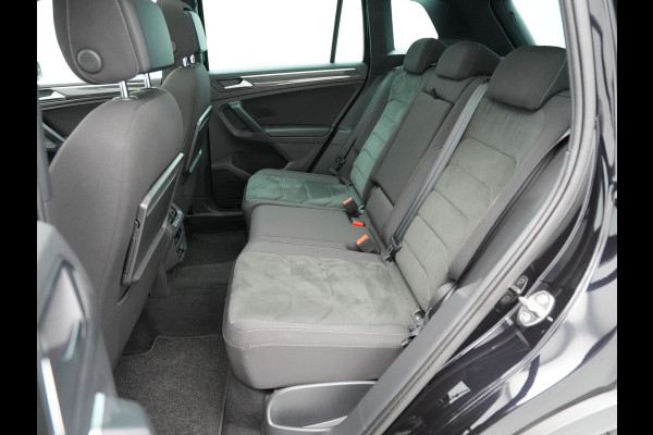 Volkswagen Tiguan 1.5 TSI ACT 150pk DSG Highline R-Line Panorama Camera Trekhaak Keyless Carplay 173