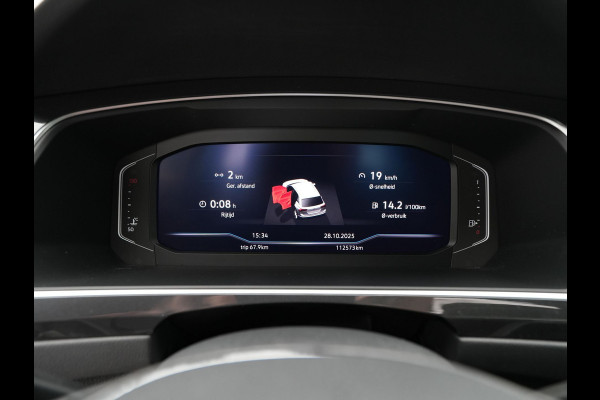 Volkswagen Tiguan 1.5 TSI ACT 150pk DSG Highline R-Line Panorama Camera Trekhaak Keyless Carplay 173