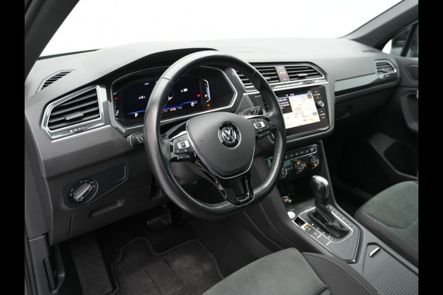 Volkswagen Tiguan 1.5 TSI ACT 150pk DSG Highline R-Line Panorama Camera Trekhaak Keyless Carplay 173