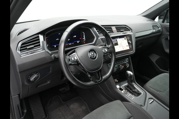 Volkswagen Tiguan 1.5 TSI ACT 150pk DSG Highline R-Line Panorama Camera Trekhaak Keyless Carplay 173