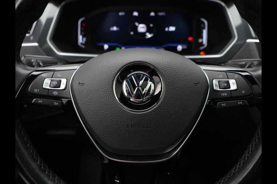 Volkswagen Tiguan 1.5 TSI ACT 150pk DSG Highline R-Line Panorama Camera Trekhaak Keyless Carplay 173
