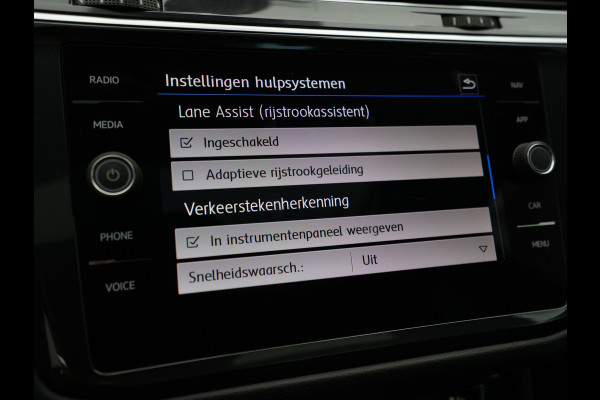 Volkswagen Tiguan 1.5 TSI ACT 150pk DSG Highline R-Line Panorama Camera Trekhaak Keyless Carplay 173