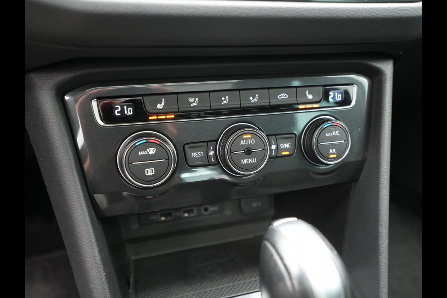 Volkswagen Tiguan 1.5 TSI ACT 150pk DSG Highline R-Line Panorama Camera Trekhaak Keyless Carplay 173