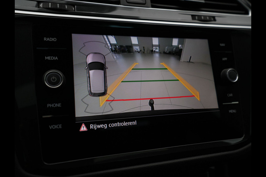 Volkswagen Tiguan 1.5 TSI ACT 150pk DSG Highline R-Line Panorama Camera Trekhaak Keyless Carplay 173