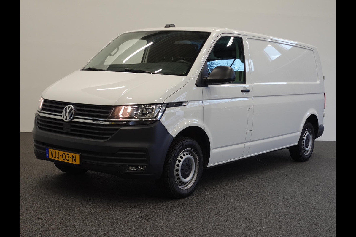 Volkswagen Transporter 2.0 TDI 110pk L2H1 Navigatie Apple Carplay/Android Auto Trekhaak Camera Parkeersensoren achter Cruise Control Airco