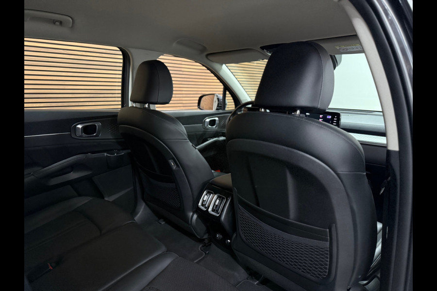 Kia Sorento 1.6 T-GDI Plug-in Hybrid 4WD DynamicLine 7p. | Luxe Leer | Afn. Trekhaak | Winterpakket | Adaptive Cruise Kia Sorento 1.6 T-GDI Plug-in Hybrid 4WD DynamicLine 7p. | Luxe Leer | Afn. Trekhaak | Winterpakket | Adaptive Cruise