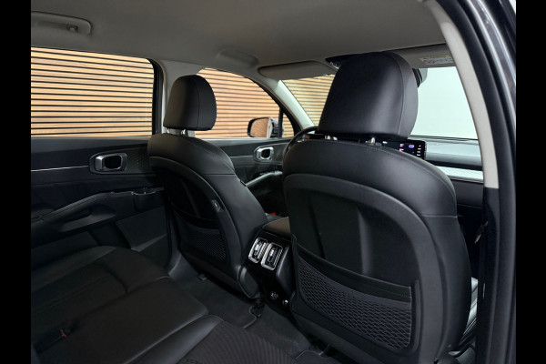 Kia Sorento 1.6 T-GDI Plug-in Hybrid 4WD DynamicLine 7p. | Luxe Leer | Afn. Trekhaak | Winterpakket | Adaptive Cruise Kia Sorento 1.6 T-GDI Plug-in Hybrid 4WD DynamicLine 7p. | Luxe Leer | Afn. Trekhaak | Winterpakket | Adaptive Cruise