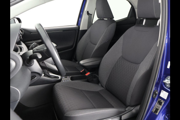 Toyota Yaris 1.5 HYBRID BI-TONE AUTOMAAT NAVI GARANTIE 6-2032 PARKEERCAMERA.APPLE /ANDROID CARPLAY