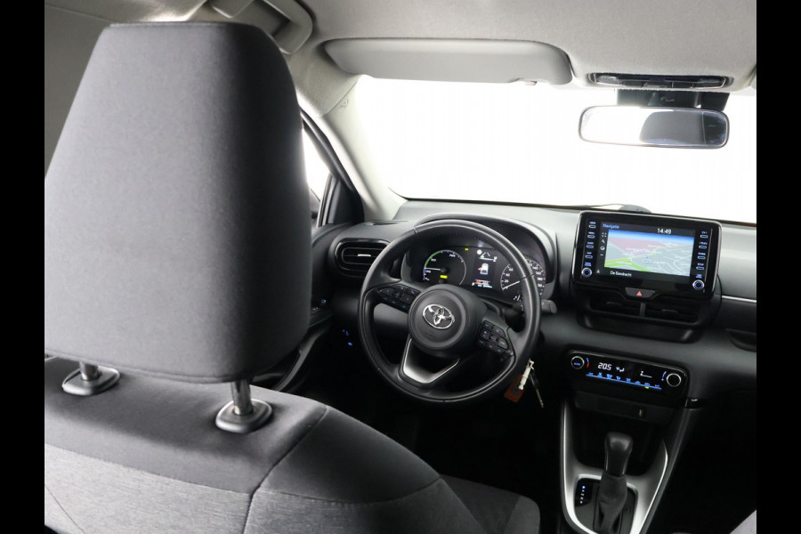Toyota Yaris 1.5 HYBRID BI-TONE AUTOMAAT NAVI GARANTIE 6-2032 PARKEERCAMERA.APPLE /ANDROID CARPLAY