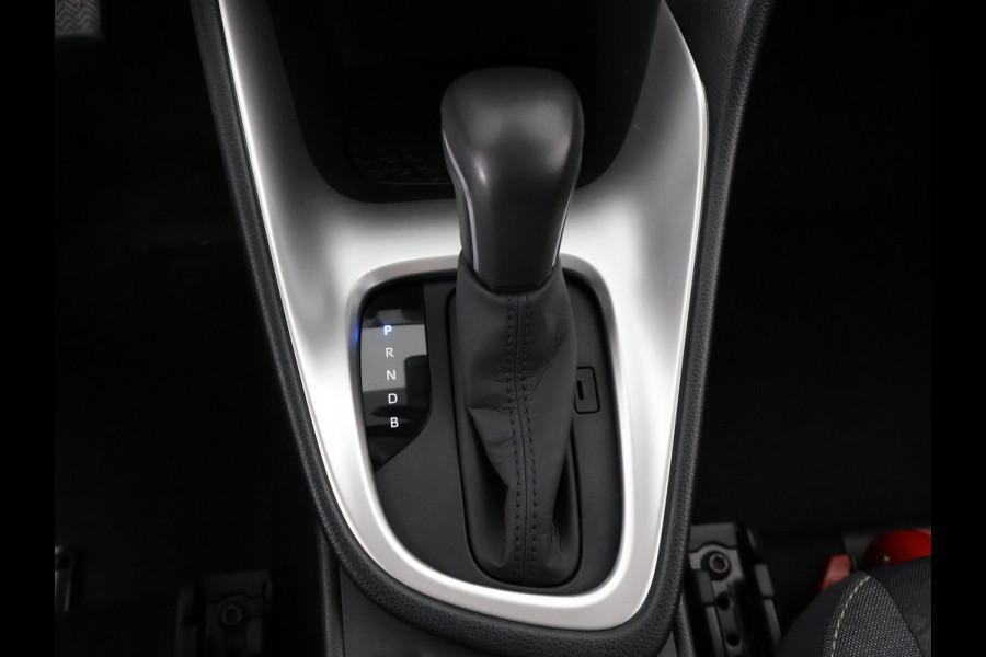 Toyota Yaris 1.5 HYBRID BI-TONE AUTOMAAT NAVI GARANTIE 6-2032 PARKEERCAMERA.APPLE /ANDROID CARPLAY