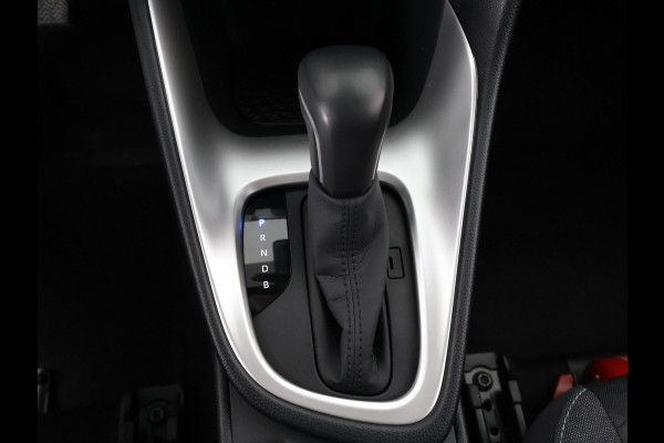 Toyota Yaris 1.5 HYBRID BI-TONE AUTOMAAT NAVI GARANTIE 6-2032 PARKEERCAMERA.APPLE /ANDROID CARPLAY