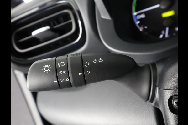 Toyota Yaris 1.5 HYBRID BI-TONE AUTOMAAT NAVI GARANTIE 6-2032 PARKEERCAMERA.APPLE /ANDROID CARPLAY