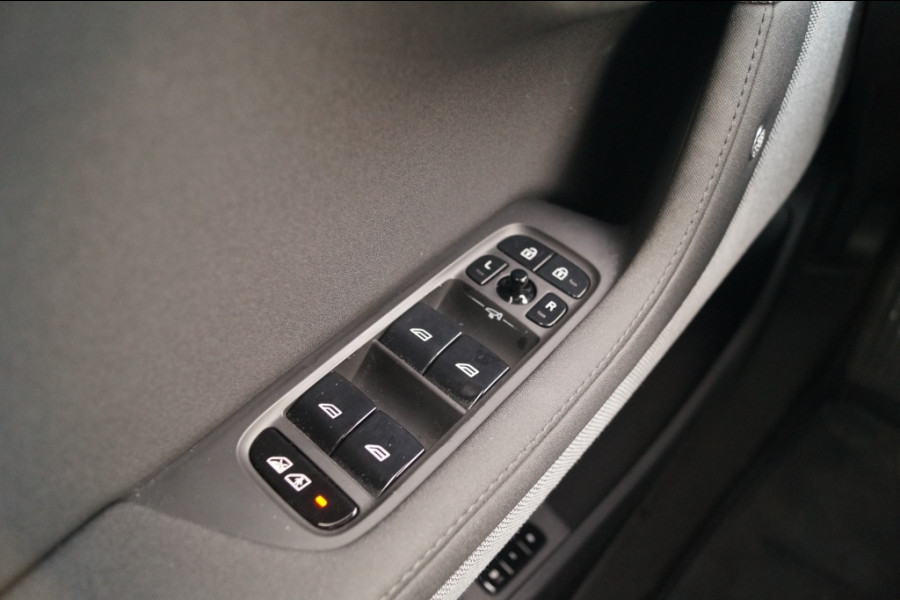 Polestar 2 Long Range Dual Motor 78kWh Launch Edition -PANO-TREKHAAK-