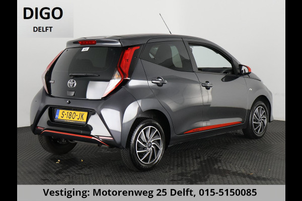 Toyota Aygo 1.0 VVT-i X-PLAY AUTOMAAT GARANTIE TOT 10-2031 BIJNA 2022. APPLE CARPLAY & ANDROID AUTO . ACHTERUITRIJ CAMERA .