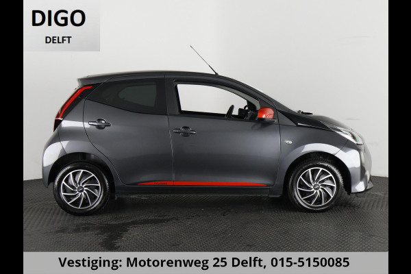 Toyota Aygo 1.0 VVT-i X-PLAY AUTOMAAT GARANTIE TOT 10-2031 BIJNA 2022. APPLE CARPLAY & ANDROID AUTO . ACHTERUITRIJ CAMERA .