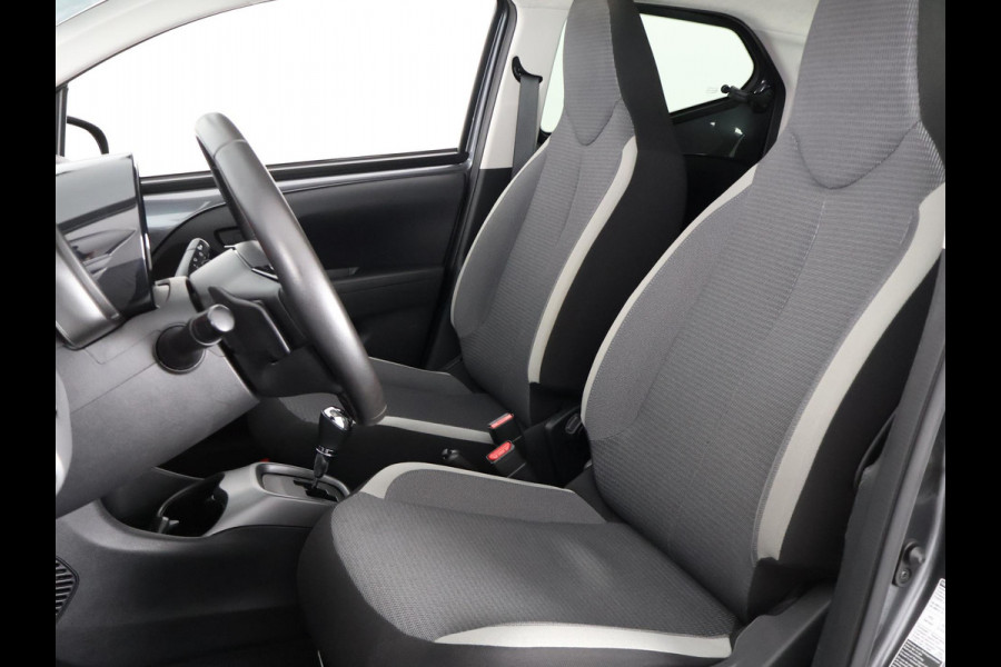 Toyota Aygo 1.0 VVT-i X-PLAY AUTOMAAT GARANTIE TOT 10-2031 BIJNA 2022. APPLE CARPLAY & ANDROID AUTO . ACHTERUITRIJ CAMERA .