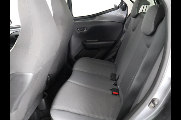 Toyota Aygo 1.0 VVT-i X-PLAY AUTOMAAT GARANTIE TOT 10-2031 BIJNA 2022. APPLE CARPLAY & ANDROID AUTO . ACHTERUITRIJ CAMERA .