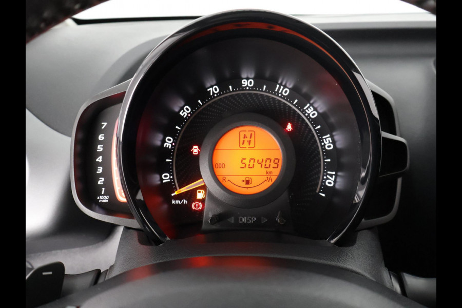 Toyota Aygo 1.0 VVT-i X-PLAY AUTOMAAT GARANTIE TOT 10-2031 BIJNA 2022. APPLE CARPLAY & ANDROID AUTO . ACHTERUITRIJ CAMERA .