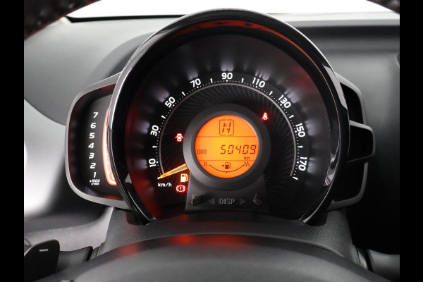 Toyota Aygo 1.0 VVT-i X-PLAY AUTOMAAT GARANTIE TOT 10-2031 BIJNA 2022. APPLE CARPLAY & ANDROID AUTO . ACHTERUITRIJ CAMERA .