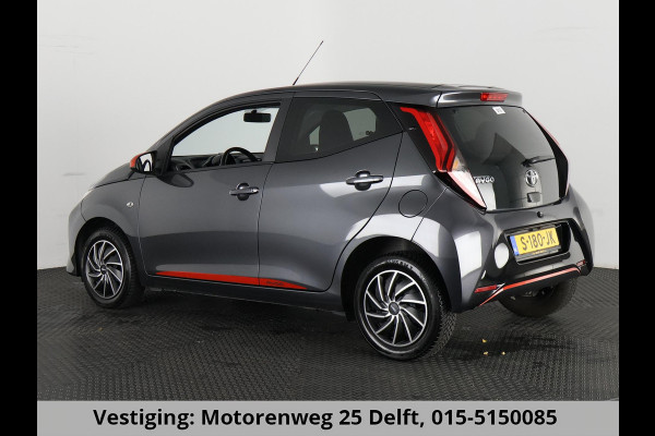 Toyota Aygo 1.0 VVT-i X-PLAY AUTOMAAT GARANTIE TOT 10-2031 BIJNA 2022. APPLE CARPLAY & ANDROID AUTO . ACHTERUITRIJ CAMERA .