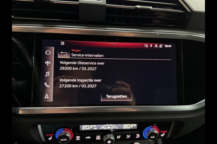 Audi Q3 45 TFSI e S Edition | S-Line | Pano | Trekhaak | Virtual Cockpit | Carplay | Half Leer | 19' inch Audi Q3 45 TFSI e S Edition | S-Line | Pano | Trekhaak | Virtual Cockpit | Carplay | Half Leer | 19' inch