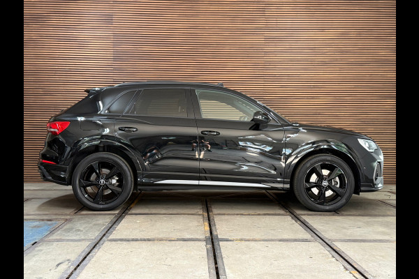 Audi Q3 45 TFSI e S Edition | S-Line | Pano | Trekhaak | Virtual Cockpit | Carplay | Half Leer | 19' inch Audi Q3 45 TFSI e S Edition | S-Line | Pano | Trekhaak | Virtual Cockpit | Carplay | Half Leer | 19' inch
