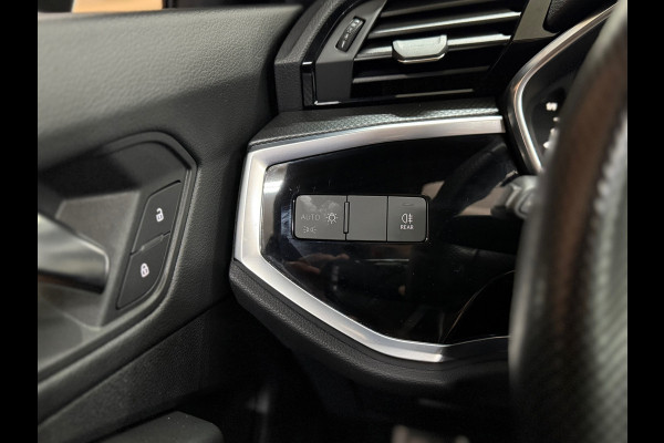 Audi Q3 45 TFSI e S Edition | S-Line | Pano | Trekhaak | Virtual Cockpit | Carplay | Half Leer | 19' inch Audi Q3 45 TFSI e S Edition | S-Line | Pano | Trekhaak | Virtual Cockpit | Carplay | Half Leer | 19' inch