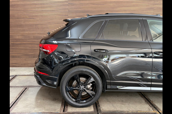 Audi Q3 45 TFSI e S Edition | S-Line | Pano | Trekhaak | Virtual Cockpit | Carplay | Half Leer | 19' inch Audi Q3 45 TFSI e S Edition | S-Line | Pano | Trekhaak | Virtual Cockpit | Carplay | Half Leer | 19' inch