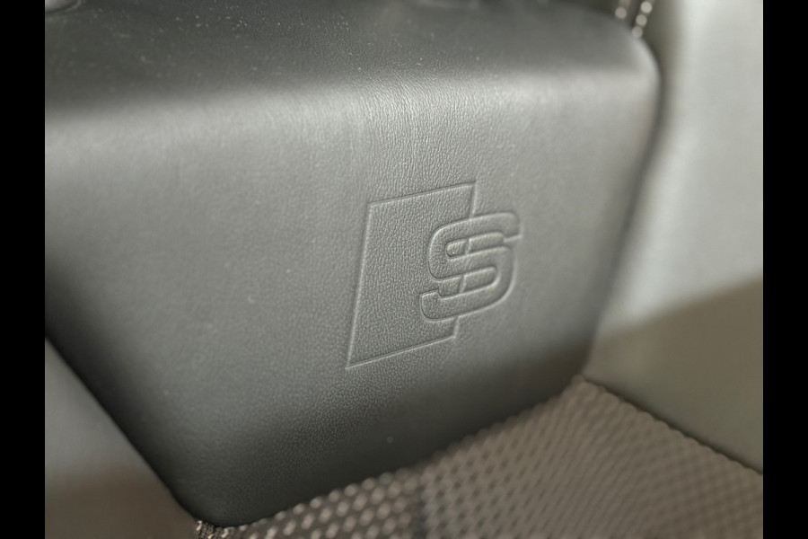 Audi Q3 45 TFSI e S Edition | S-Line | Pano | Trekhaak | Virtual Cockpit | Carplay | Half Leer | 19' inch Audi Q3 45 TFSI e S Edition | S-Line | Pano | Trekhaak | Virtual Cockpit | Carplay | Half Leer | 19' inch