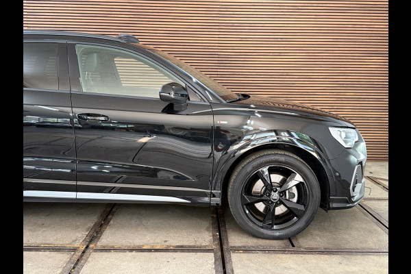 Audi Q3 45 TFSI e S Edition | S-Line | Pano | Trekhaak | Virtual Cockpit | Carplay | Half Leer | 19' inch Audi Q3 45 TFSI e S Edition | S-Line | Pano | Trekhaak | Virtual Cockpit | Carplay | Half Leer | 19' inch