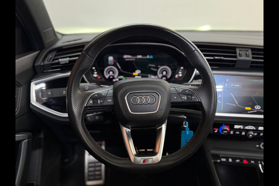 Audi Q3 45 TFSI e S Edition | S-Line | Pano | Trekhaak | Virtual Cockpit | Carplay | Half Leer | 19' inch Audi Q3 45 TFSI e S Edition | S-Line | Pano | Trekhaak | Virtual Cockpit | Carplay | Half Leer | 19' inch