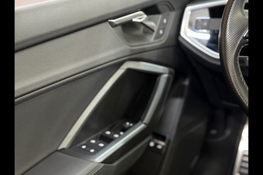 Audi Q3 45 TFSI e S Edition | S-Line | Pano | Trekhaak | Virtual Cockpit | Carplay | Half Leer | 19' inch Audi Q3 45 TFSI e S Edition | S-Line | Pano | Trekhaak | Virtual Cockpit | Carplay | Half Leer | 19' inch