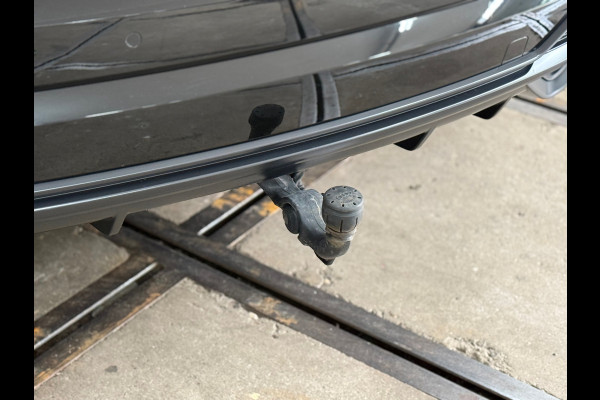 Audi Q3 45 TFSI e S Edition | S-Line | Pano | Trekhaak | Virtual Cockpit | Carplay | Half Leer | 19' inch Audi Q3 45 TFSI e S Edition | S-Line | Pano | Trekhaak | Virtual Cockpit | Carplay | Half Leer | 19' inch