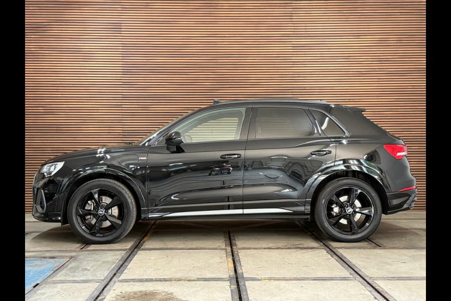 Audi Q3 45 TFSI e S Edition | S-Line | Pano | Trekhaak | Virtual Cockpit | Carplay | Half Leer | 19' inch Audi Q3 45 TFSI e S Edition | S-Line | Pano | Trekhaak | Virtual Cockpit | Carplay | Half Leer | 19' inch