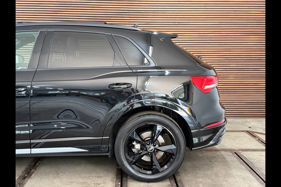 Audi Q3 45 TFSI e S Edition | S-Line | Pano | Trekhaak | Virtual Cockpit | Carplay | Half Leer | 19' inch Audi Q3 45 TFSI e S Edition | S-Line | Pano | Trekhaak | Virtual Cockpit | Carplay | Half Leer | 19' inch