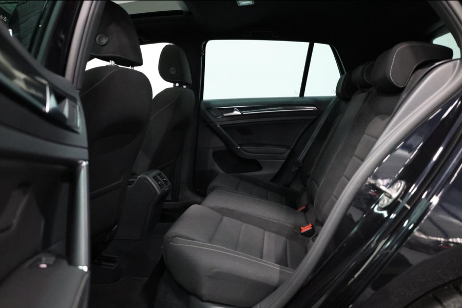 Volkswagen Golf 2.0 TSI 4Motion R 310PK AKRAPOVIC/LED/PANO/ALCANTARA+S.VERWARMING/DYNAUDIO/19"LMV/CAM/ACC/ECC/12 MDN GARANTIE!