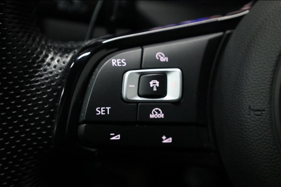 Volkswagen Golf 2.0 TSI 4Motion R 310PK AKRAPOVIC/LED/PANO/ALCANTARA+S.VERWARMING/DYNAUDIO/19"LMV/CAM/ACC/ECC/12 MDN GARANTIE!