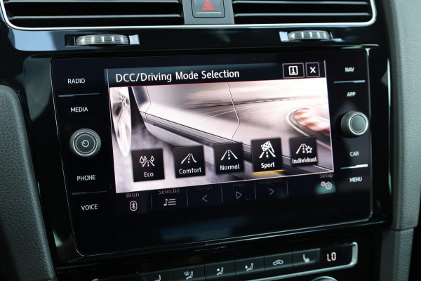 Volkswagen Golf 2.0 TSI 4Motion R 310PK AKRAPOVIC/LED/PANO/ALCANTARA+S.VERWARMING/DYNAUDIO/19"LMV/CAM/ACC/ECC/12 MDN GARANTIE!