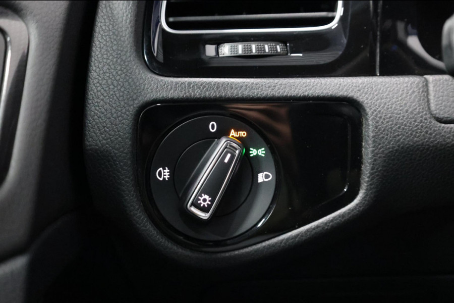 Volkswagen Golf 2.0 TSI 4Motion R 310PK AKRAPOVIC/LED/PANO/ALCANTARA+S.VERWARMING/DYNAUDIO/19"LMV/CAM/ACC/ECC/12 MDN GARANTIE!