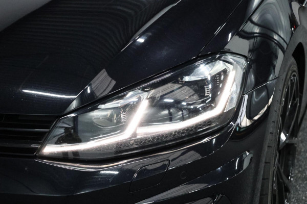 Volkswagen Golf 2.0 TSI 4Motion R 310PK AKRAPOVIC/LED/PANO/ALCANTARA+S.VERWARMING/DYNAUDIO/19"LMV/CAM/ACC/ECC/12 MDN GARANTIE!