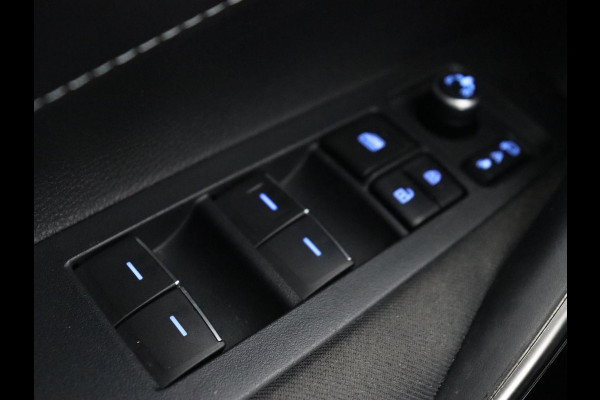 Toyota Corolla 2.0 Hybrid GR-Sport | Trekhaak | Stoelverwarming | Adaptive cruise | Carplay | Navigatie | Keyless | Sportstoelen | Full LED | Half leder | Climate control
