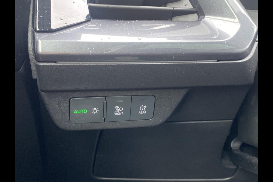 Audi Q4 Sportback e-tron 50 quattro S edition 77 kWh S-LINE IN -ENTERIEUR | PANO | ADD.CRUISE | CAMERA | ELEC STOELEN MET GEHEUGEN | RIJKLAAR GELEVERD Audi Q4 Sportback e-tron 50 quattro S edition 77 kWh S-LINE IN -ENTERIEUR | PANO | ADD.CRUISE | CAMERA | ELEC STOELEN MET GEHEUGEN | RIJKLAAR GELEVERD